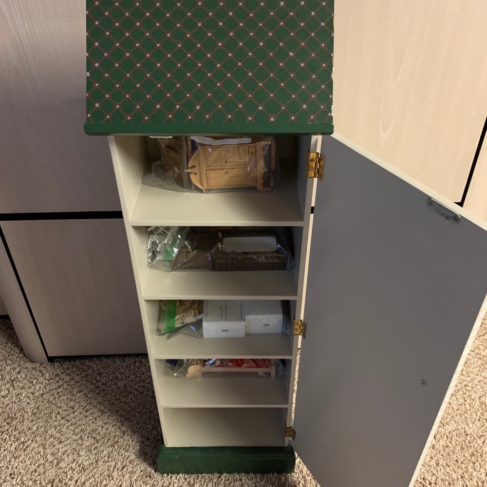 Doll House - Picture 3 of 4